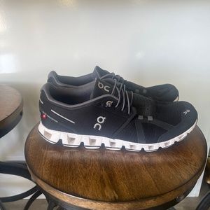 Cloud 5 mens running shoe size 11.5